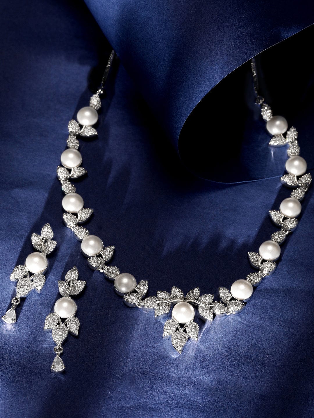 Rhodium plated Pearl & Zirconia studded Flora motif Enchanting Necklace set