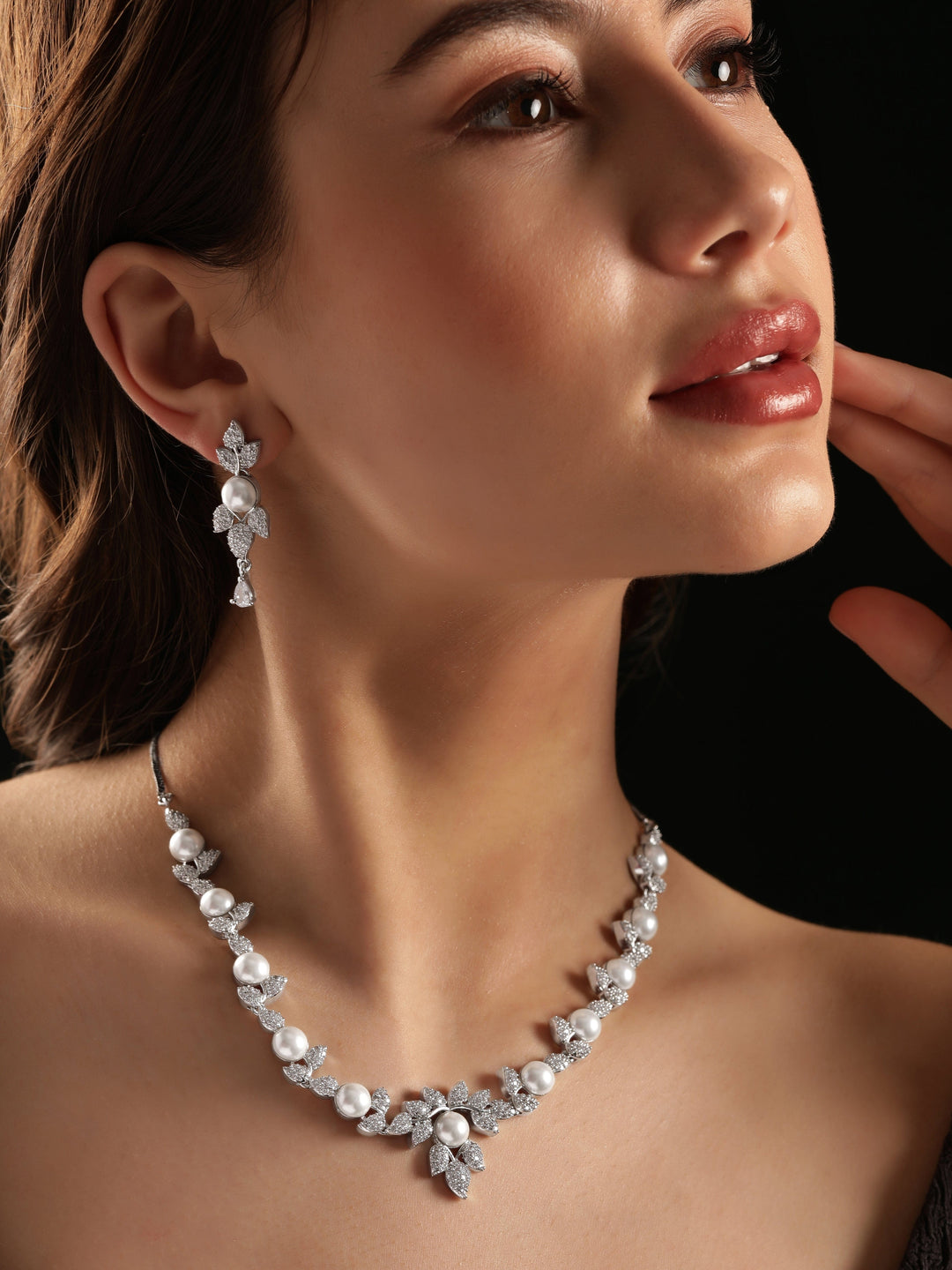 Rhodium plated Pearl & Zirconia studded Flora motif Enchanting Necklace set